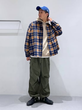 「LAKOLE（ラコレ）のアイテム（パーカー）」を使った、Takuさん（メンズ・180cm）の秋コーディネート