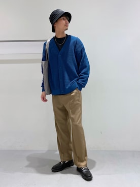 「LAKOLE（ラコレ）のアイテム（スラックス）」を使った、Takuさん（メンズ・180cm）の冬コーディネート