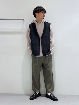 「LAKOLE（ラコレ）のアイテム（ベスト）」を使った、Takuさん（メンズ・180cm）の春コーディネート