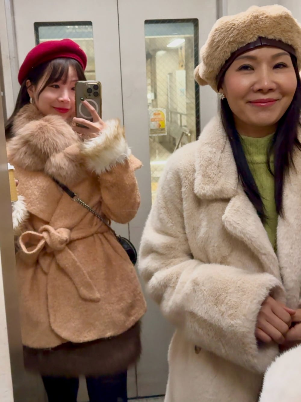 「LILY BROWNのベレー帽（ハンチング/ベレー帽、レッド系）」を使った、ぺいさん（レディース・163cm）の冬コーディネートの1枚目の写真