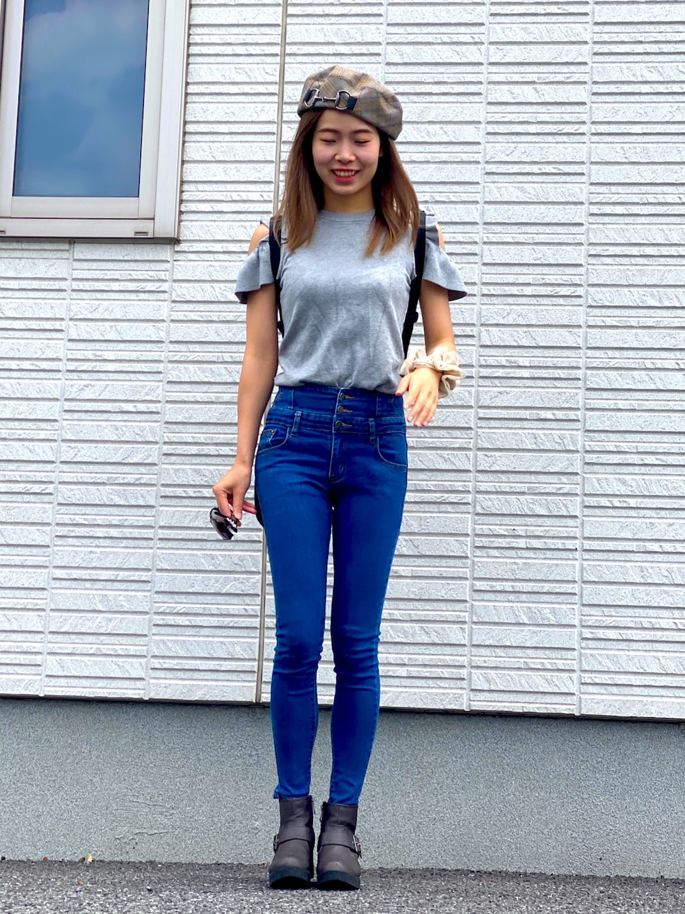 「GLORYのアイテム（ニット/セーター、グレー系）」を使った、ぺいさん（レディース・163cm）の夏コーディネートの1枚目の写真