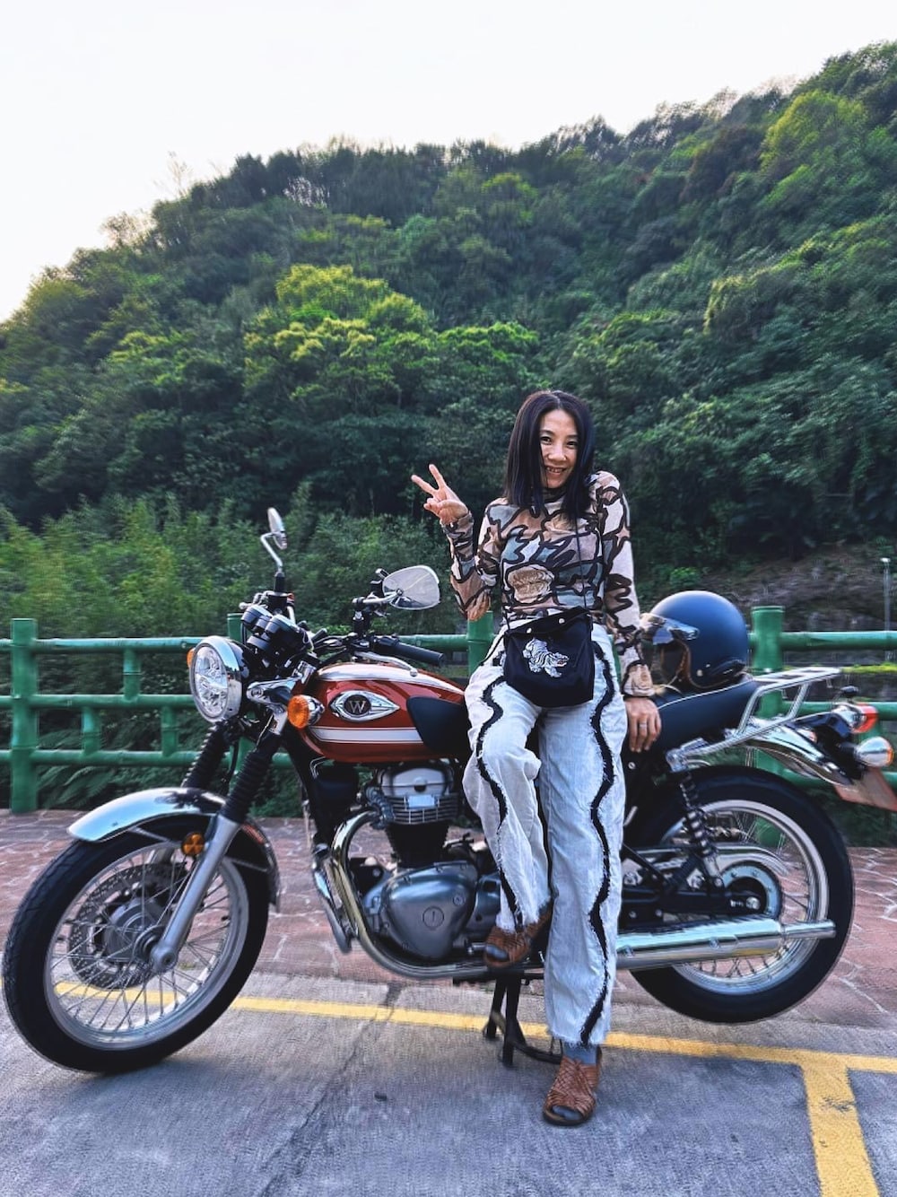 「春服コーデ、休日コーデ、春色、古着MIX、ootd、outfit、vintage、古着」｜「三八計のアイテム（トップス、ベージュ系）」を使った、Amanさん（レディース・164cm）の春コーディネートの1枚目の写真