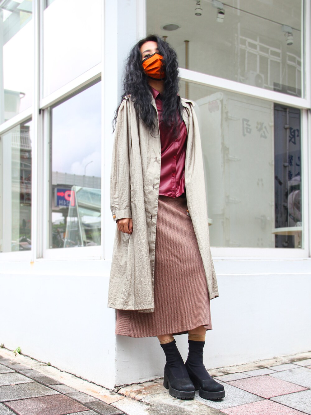「ootd、復古、古着MIX」｜「三八計のアイテム（シャツ/ブラウス、レッド系）」を使った、Amanさん（レディース・164cm）の秋コーディネートの1枚目の写真