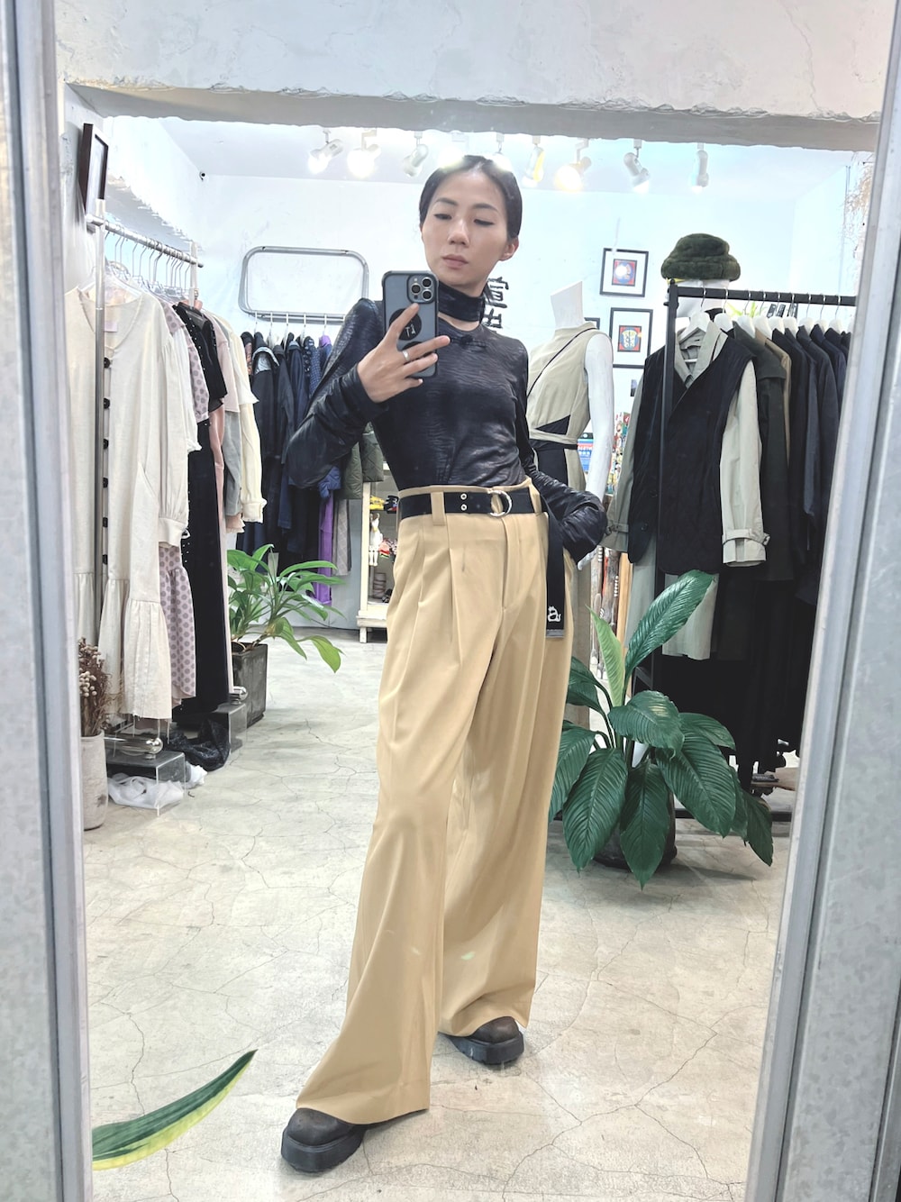 「春コーデ、ootd、今日のコーデ、春夏コーデ、Designer」｜「Amanのアイテム（トップス、ブラック系）」を使った、Amanさん（レディース・164cm）の春コーディネートの1枚目の写真