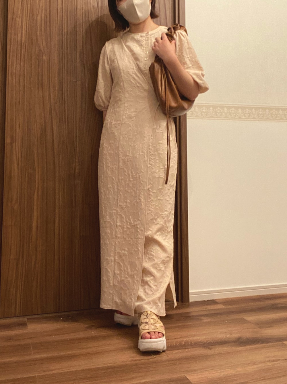 「このスタイルがお気に入り、おでかけコーデ、淡色女子、淡色コーデ、低身長コーデ、153cmコーデ、デートコーデ、ベージュコーデ、ジャンパースカート、セットアップ、オケージョンスタイル、eaphi、ジャガード、ジャガードブラウス、ジャガードスカート」｜「NIKEのナイキ エア マックス ココ ウィメンズサンダル / 厚底 / Nike Air Max Koko Women's Sandals CI8798-200 Sesame（サンダル、ブラウン系）」を使った、こもさん（レディース・153cm）の夏コーディネートの1枚目の写真