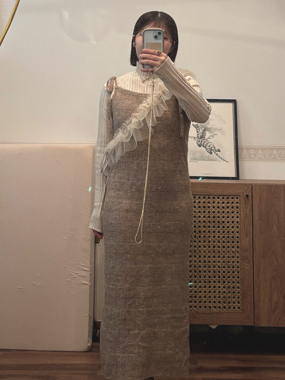 「冬を彩る色いろコーデ、着回しコーデ、低身長コーデ、低身長女子、153cmコーデ、淡色コーデ、淡色女子、ワントーンコーデ、ベージュコーデ、レイヤードスタイル、レイヤード、ニットワンピ、チュール」｜「eaphiのアイテム（ニット/セーター、ホワイト系）」を使った、こもさん（レディース・153cm）の冬コーディネートの1枚目の写真