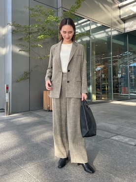 「お仕事スタイル」｜「アイテム（その他アウター）」を使った、momokaさん（レディース・164cm）の秋コーディネート