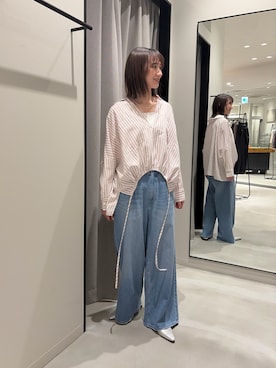 「URBAN RESEARCH（アーバンリサーチ）のラミーレーヨンギャザーヘムシャツ（シャツ/ブラウス、レッド系）」を使った、momokaさん（レディース・164cm）の春コーディネート
