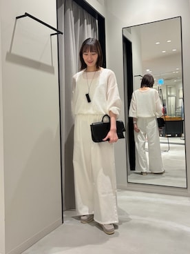 「URBAN RESEARCH（アーバンリサーチ）の『3サイズ展開』綿麻デニムイージーパンツ（デニムパンツ、ホワイト系）」を使った、momokaさん（レディース・164cm）の春コーディネート