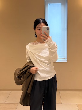 「mystic（ミスティック）の【4色展開 / 一枚で決まる】レースドッキングオフショルロンT（Tシャツ/カットソー、ホワイト系）」を使った、おみくさん（レディース・163cm）の春コーディネート