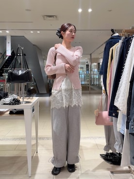 「mystic（ミスティック）のラウンドスリットリブカーディガン（カーディガン/ボレロ、ピンク系）」を使った、おみくさん（レディース・163cm）の春コーディネート