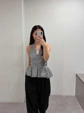 「mystic（ミスティック）の【3サイズ展開◎】ラインストーンWベルトパンツ（スラックス、ブラック系）」を使った、おみくさん（レディース・163cm）の春コーディネート