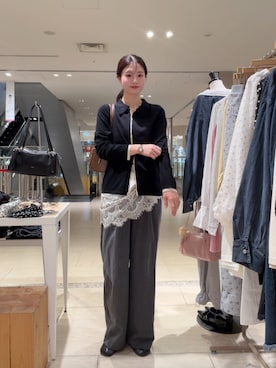 「mystic（ミスティック）のWベルトパンツ（その他パンツ、グレー系）」を使った、おみくさん（レディース・163cm）の春コーディネート