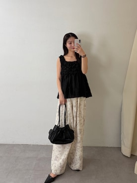 「mystic（ミスティック）のフラワータックパンツ（その他パンツ、ホワイト系）」を使った、おみくさん（レディース・163cm）の春コーディネート