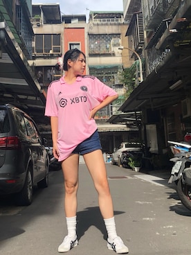 「アイテム（ジャージ）」を使った、Ari_Kuoさん（レディース・172cm）の夏コーディネート