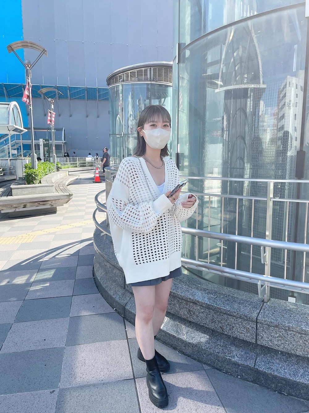 「秋先取りコーデ、秋服準備はじめました、オトナカジュアル、秋のコーデ、シンプルコーデ、カジュアルコーデ、着回しコーデ、モノトーンコーデ、スキッパーニット」｜「mysticのスキッパーメッシュニット（ニット/セーター、ホワイト系）」を使った、anna tsunetaさん（レディース・158cm）の夏コーディネートの1枚目の写真