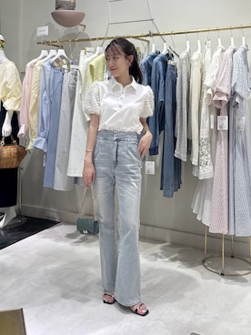 「La boutique BonBon（ラブティックボンボン）のフリルチュールスリーブビジュー釦ブラウス（シャツ/ブラウス、ホワイト系）」を使った、miki：）さん（レディース・158cm）の春コーディネート