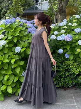 「La boutique BonBon（ラブティックボンボン）の【WEB限定カラーあり・２サイズ展開】ティアードワンピース（ワンピース、グレー系）」を使った、miki：）さん（レディース・158cm）の夏コーディネート