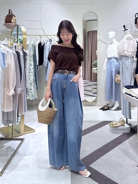 「La boutique BonBon（ラブティックボンボン）の【シリーズ累計お気に入り数1.5万突破！接触冷感・UVカット】クールタッチUVオフショルフレンチニット（ニット/セーター、ブラウン系）」を使った、miki：）さん（レディース・158cm）の夏コーディネート