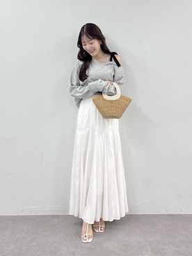 「La boutique BonBon（ラブティックボンボン）の【復刻】ミニ裏毛オフショルプルオーバー（Tシャツ/カットソー、グレー系）」を使った、miki：）さん（レディース・158cm）の夏コーディネート