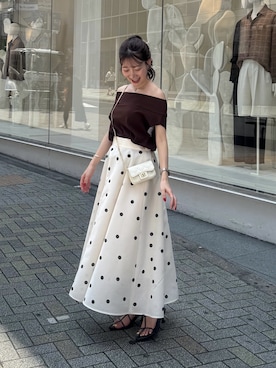 「La boutique BonBon（ラブティックボンボン）の【シリーズ累計お気に入り数1.5万突破！接触冷感・UVカット】クールタッチUVオフショルフレンチニット（ニット/セーター、ブラウン系）」を使った、miki：）さん（レディース・158cm）の夏コーディネート