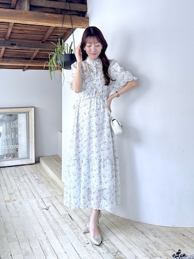 「La boutique BonBon（ラブティックボンボン）の【愛されワンピース】フラワープリントバルーンスリーブワンピース（ワンピース、ホワイト系）」を使った、miki：）さん（レディース・158cm）の春コーディネート