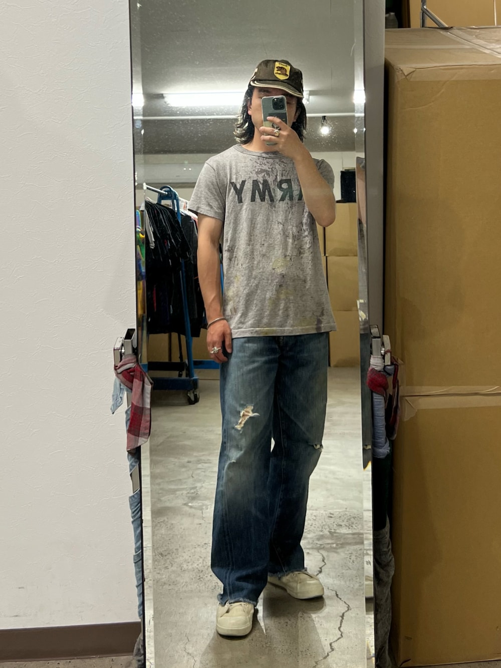 「CONVERSEのアイテム（スニーカー、ホワイト系）」を使った、陽さん（メンズ・163cm）の夏コーディネートの1枚目の写真
