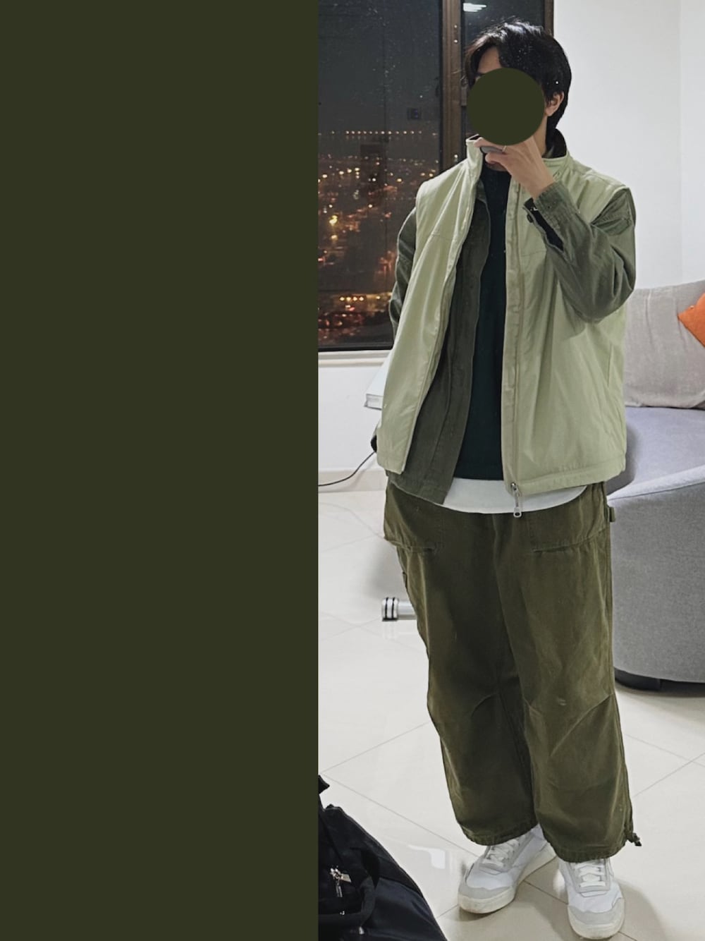 「green、春色」｜「Reebokのクラブ シー [Club C Legacy Shoes] リーボック（スニーカー、ホワイト系）」を使った、J___collectさん（メンズ・172cm）の春コーディネートの1枚目の写真