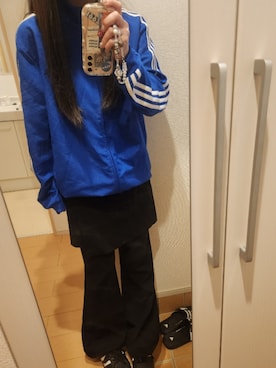 「adidas（アディダス）のアイテム（その他アウター）」を使った、ari。さん（レディース・161cm）の秋コーディネート