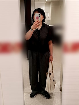 「アイテム（スラックス）」を使った、mochaさん（レディース・155cm）の秋コーディネート