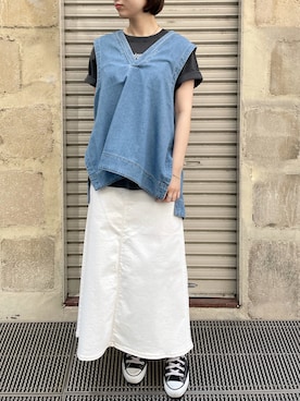 「アイテム（デニムスカート、ホワイト系）」を使った、T.yukikoさん（レディース・156cm）の春コーディネート