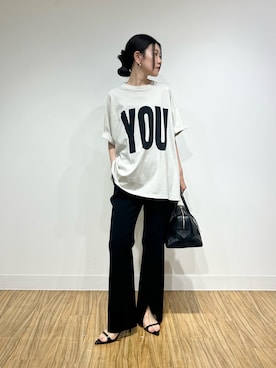 「Whim Gazette（ウィムガゼット）の【KATHARINE HAMNETT】別注YOU Tシャツ（Tシャツ/カットソー、ベージュ系）」を使った、あさのさん（レディース・160cm）の春コーディネート