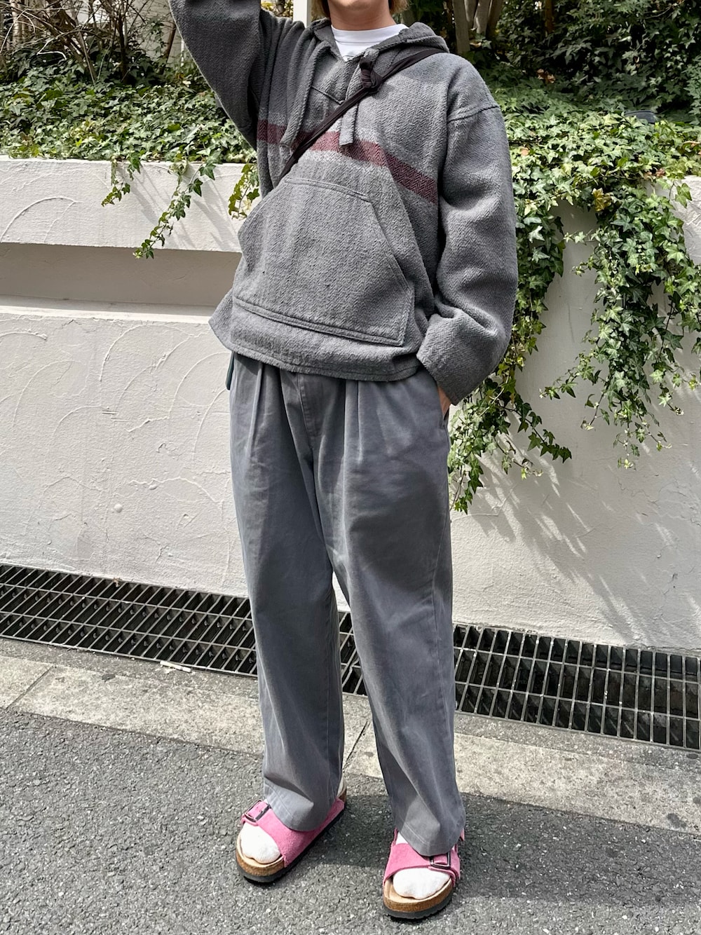POLO RALPH LAURENのチノパンツ（グレー系）を使った人気ファッション