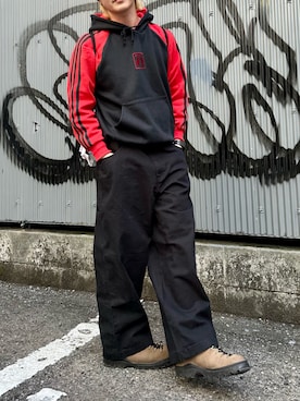 「bitchのアイテム（パーカー、ブラック系）」を使った、tsukasa さん（メンズ・165cm）の春コーディネート