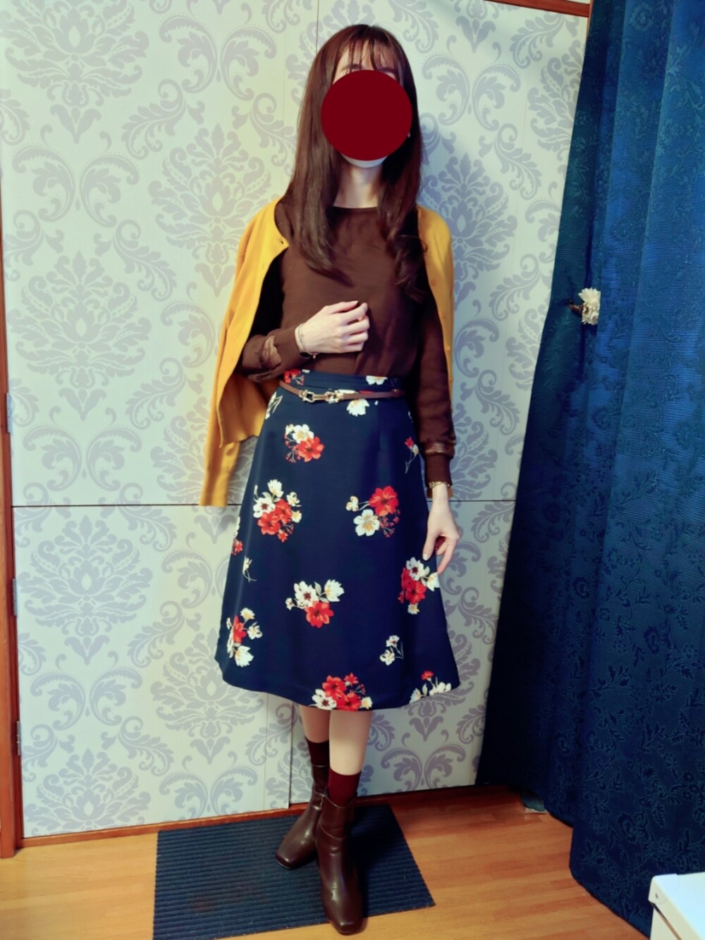 ソックス/靴下を使った「ネイビースカート」の人気ファッション