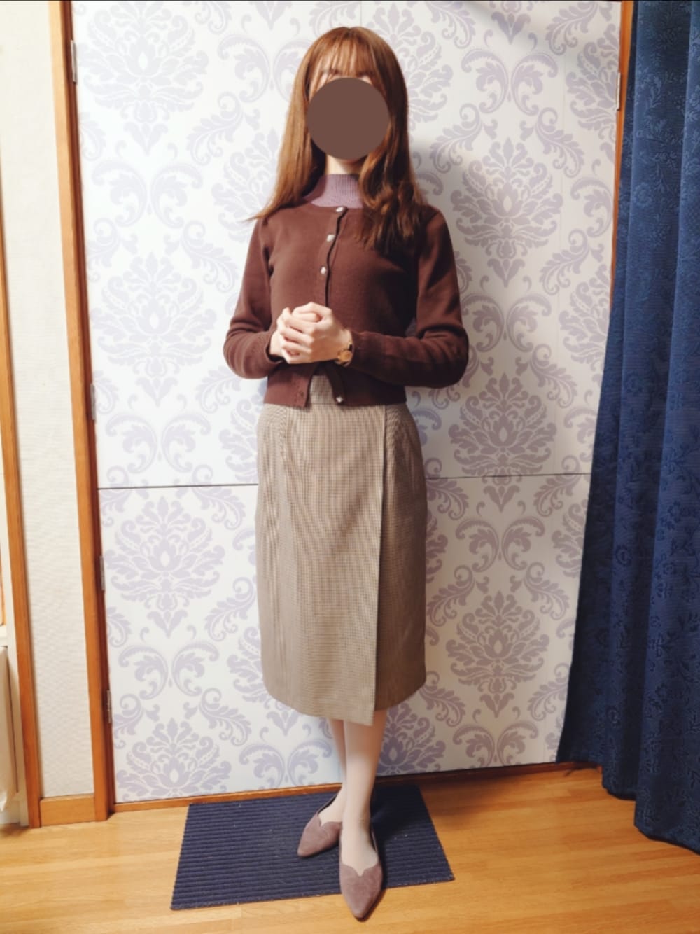 みやのさんの「チェックナロースカート（ハイウエスト・丈短め64～67cm）（UNIQLO）」を使ったコーディネートの1枚目の写真