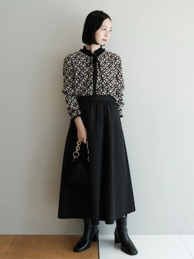 「DRESSTERIOR（ドレステリア）の【モデル美香×DRESSTERIOR】コラボレーション オーバーラップサークルブラウス（シャツ/ブラウス）」を使った、DRESSTERIORさん（レディース・155cm）の秋コーディネート