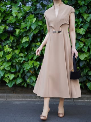 マメクロゴウチmamekurogouchi レザーベルト付フレアホールドレス