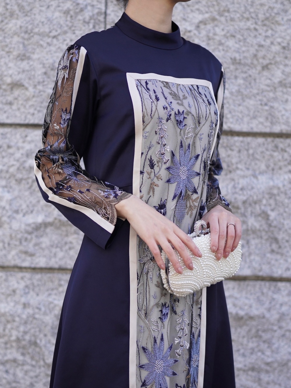 【新品タグ付き】 ミューラル ささやかな花をモチーフにした刺繍レースドレス 新品タグ付き】 ミューラル ささやかな花をモチーフにした刺繍