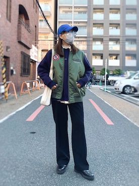 「タートルネック」｜「アイテム（ミリタリージャケット）」を使った、デビーさん（レディース・167cm）の春コーディネート