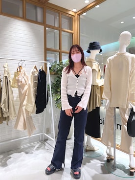 「mystic（ミスティック）のセンターステッチフレアデニム（デニムパンツ）」を使った、たけかわ ななさん（レディース・162cm）の春コーディネート