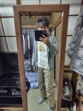 「しまむら（シマムラ）のアイテム（パーカー、ブルー系）」を使った、わっきいさん（メンズ・172cm）の春コーディネート