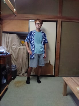 「abcd（ナシ）のアイテム（トップス）」を使った、わっきいさん（メンズ・172cm）の秋コーディネート