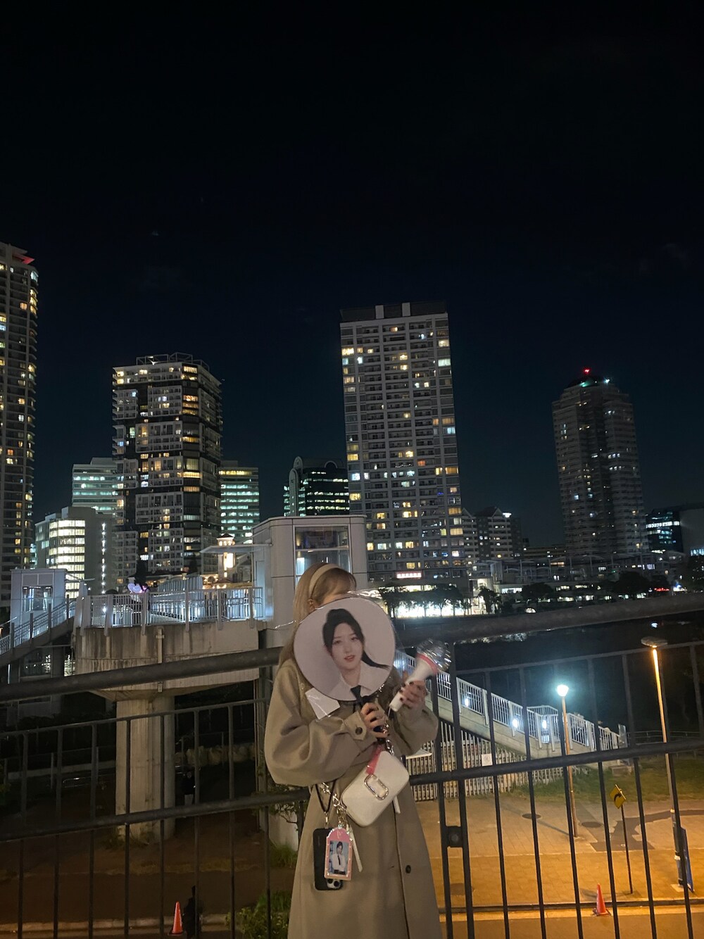 「お出かけコーデ、低身長女子、参戦服」｜「classicalelfの360度上品魅せ。2way スタンドカラー ボリュームスリーブ ニットモッサ ロング チェスター オーバーサイズ コート（ステンカラーコート、ベージュ系）」を使った、ANさん（レディース・148cm）の春コーディネートの1枚目の写真