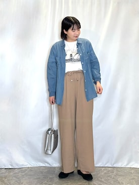 「SHOO・LA・RUE（シューラルー）の【軽量】ふわっと軽い3層ショルダー（ショルダーバッグ、シルバー系）」を使った、ネリさん（レディース・162cm）の春コーディネート