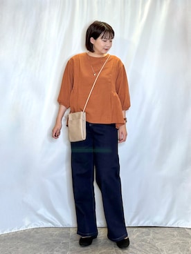 「SHOO・LA・RUE（シューラルー）の【S-LL/洗濯機可/体型カバー】サイドギャザーで後ろも魅せる 7分袖ペプラムブラウス（シャツ/ブラウス、レッド系）」を使った、ネリさん（レディース・163cm）の夏コーディネート