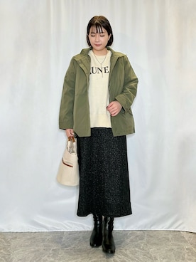 「ロゴニット」｜「アイテム（その他アウター）」を使った、ネリさん（レディース・162cm）の秋コーディネート