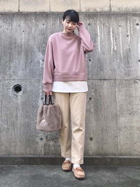 「くすみピンク」｜「アイテム（スウェット）」を使った、ネリさん（レディース・162cm）の冬コーディネート