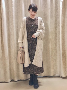 「ケーブルカーディガン」｜「アイテム（ワンピース/ドレス）」を使った、ネリさん（レディース・162cm）の秋コーディネート