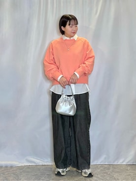 「アイテム（スウェット、オレンジ系）」を使った、ネリさん（レディース・162cm）の春コーディネート